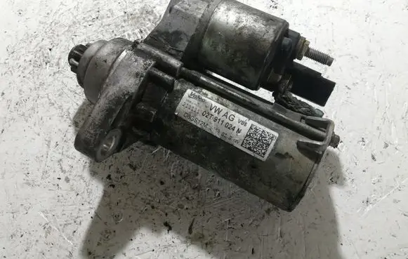 Volkswagen Golf VI Starter motor 02T911024N