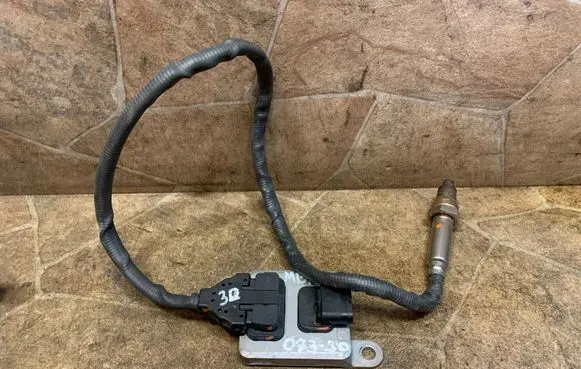 Mercedes-Benz C W205 Lambda probe sensor A0009051512