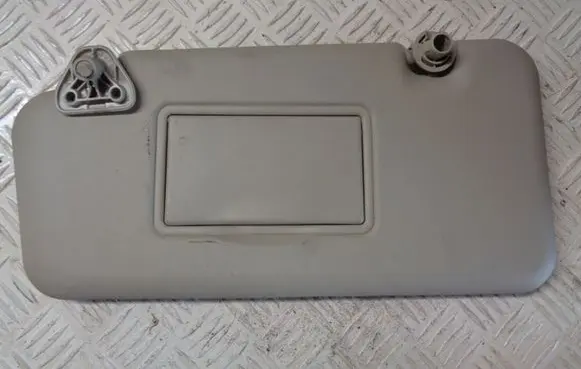 Nissan Note (E11) Sun visor