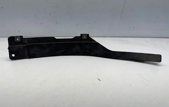 Audi Q7 4M Front splash guards bracket 4M0853887C