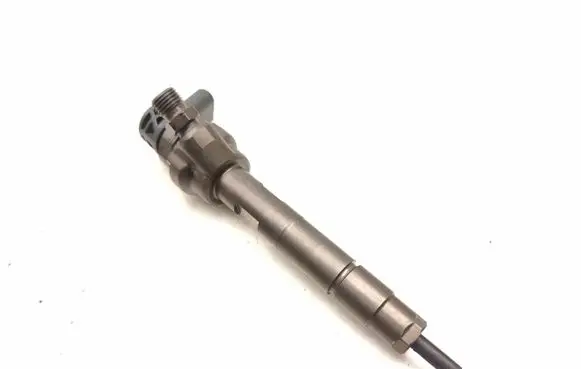 BMW 5 F10 F11 Fuel injector 7810702 0445110478