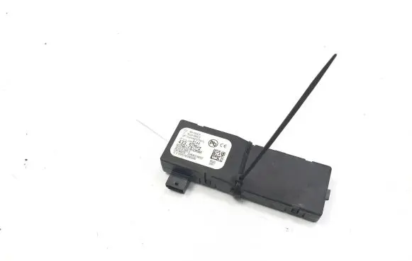 Opel Astra J Antenna control unit 