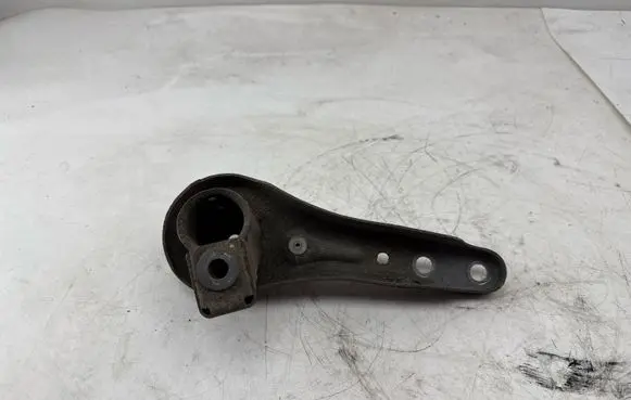 BMW 2 F22 F23 Front shock absorber mounting bracket