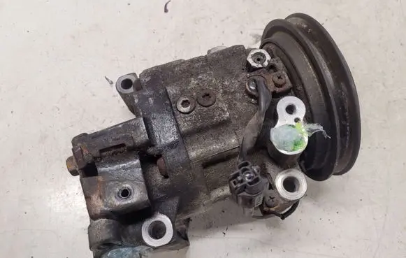 Nissan X-Trail T30 Air conditioning (A/C) compressor (pump) 926005M301 582058627