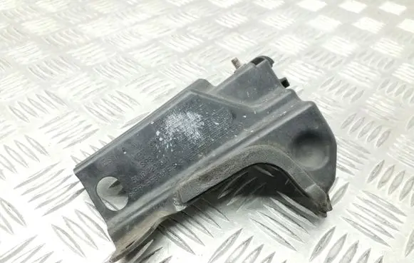 Volkswagen Golf Plus Front bumper mounting bracket 5M0823601C