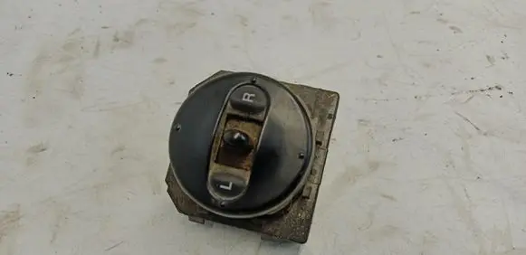 KIA Carens I Wing mirror switch