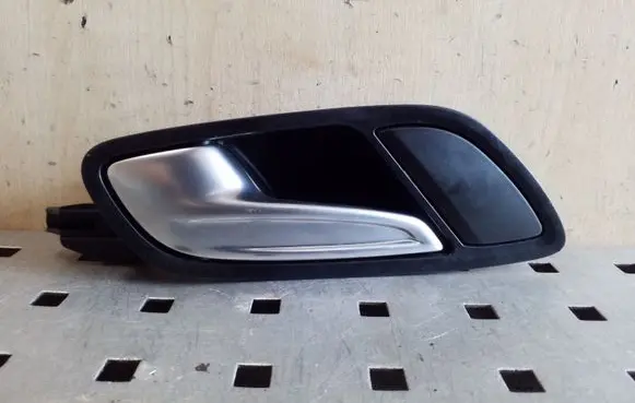 Audi TT TTS Mk2 Front door interior handle
