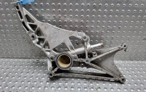 Skoda Fabia Mk3 (NJ) Engine mounting bracket 04B145841B
