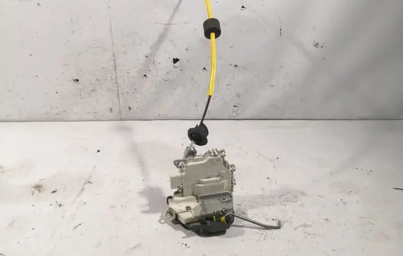 Audi A6 S6 C6 4F Rear door lock 4F0839015J