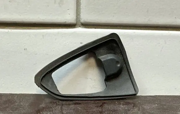 Mercedes-Benz C W204 Other front door trim element A2047660605 15733701