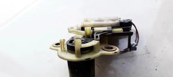 Mitsubishi Carisma Central locking motor 