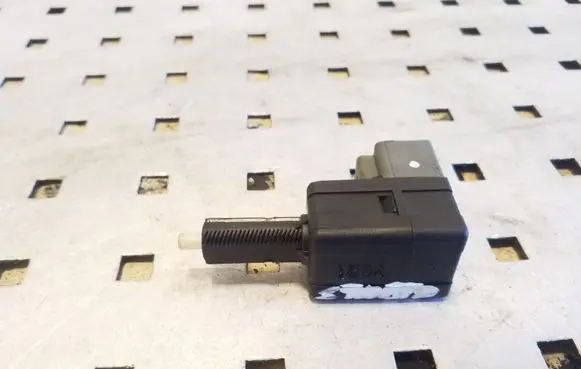 Hyundai i40 Brake pedal sensor switch
