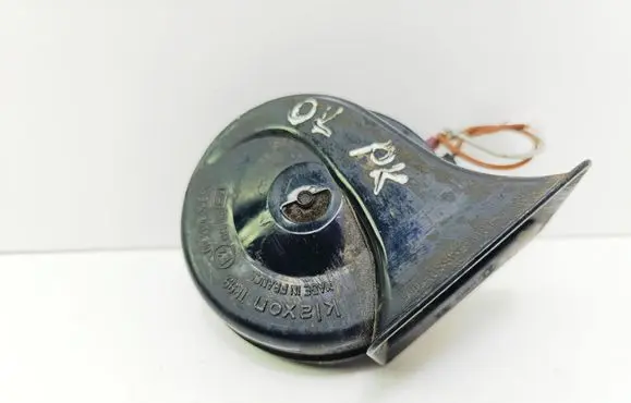 Audi A6 S6 C5 4B Horn signal