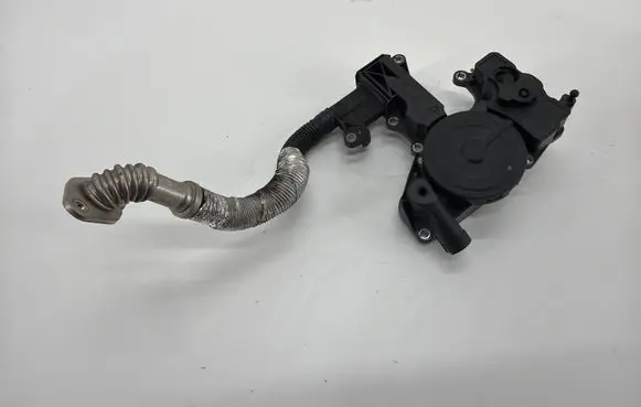 Audi A4 S4 B8 8K Oil breather separator 06H103226A