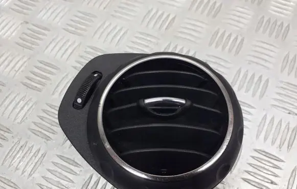 Alfa Romeo 147 Dashboard air vent grill cover trim 