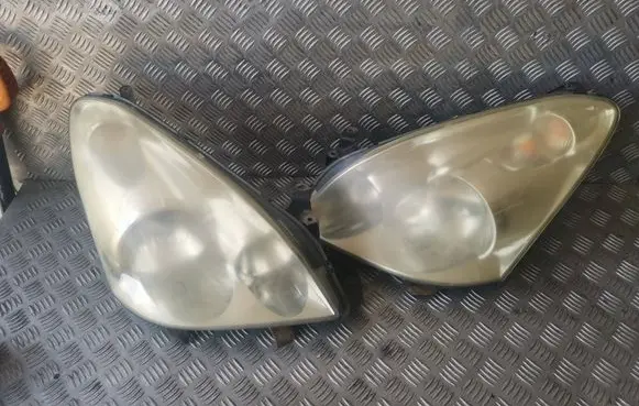 Toyota Corolla Verso AR10 Headlights/headlamps set