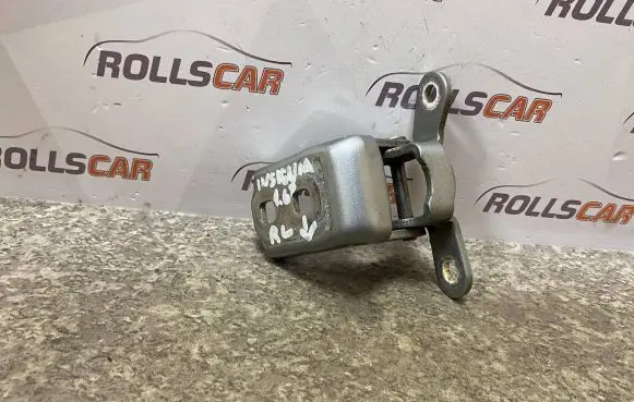 Opel Insignia A Rear door lower hinge A048574