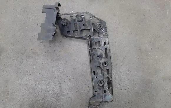 Man TGE 1gen Other exterior part 7C0807393A