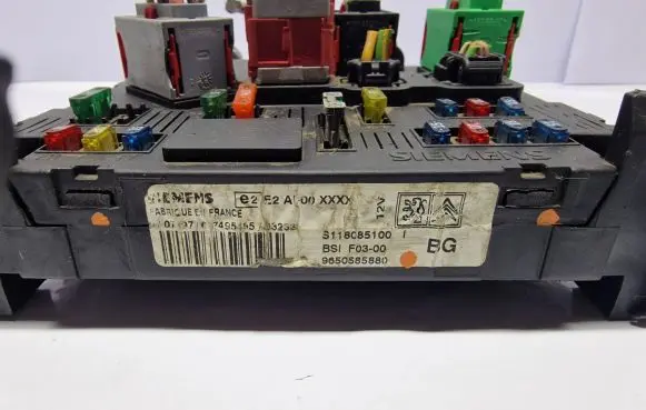 Citroen C3 Fuse module 9650585880