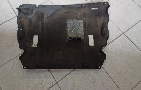 Ford Fusion II Engine splash shield/under tray