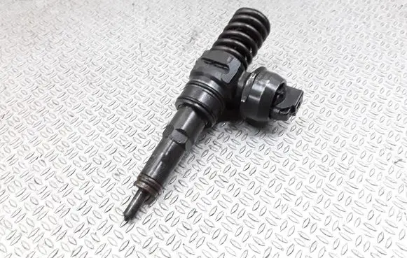 Seat Ibiza III (6L) Fuel injector 045130073T