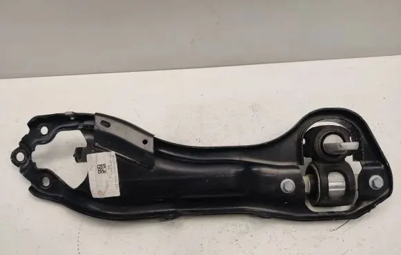 Chrysler Pacifica Rear control arm 68470299AA 68284315AB 68284315AC