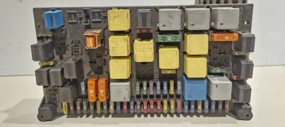 Mercedes-Benz ML W163 Fuse box set 1635450205
