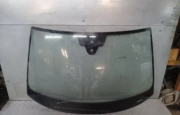 Volkswagen Tiguan Front windscreen/windshield window 