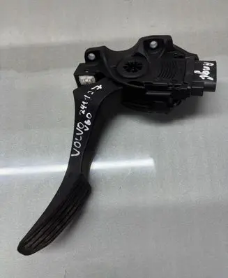 Volvo V60 Accelerator throttle pedal 31329060
