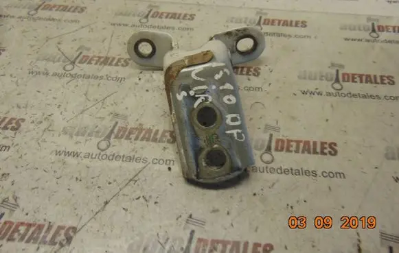 Lexus IS 220D-250-350 Front door upper hinge