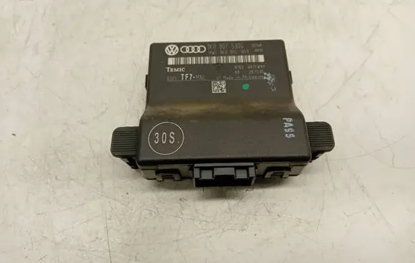 Audi A3 S3 A3 Sportback 8P Gateway control module 1K0907530G 1K0907951