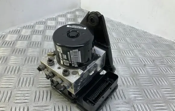 Volkswagen Jetta VI ABS Pump 1K0614517DR 1K0907379BL