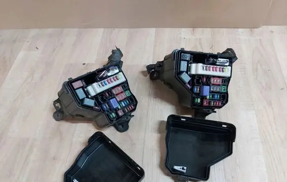 Toyota Yaris Fuse box set