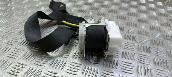 Toyota Avensis T270 Front seatbelt 7P3100P 095385 067478