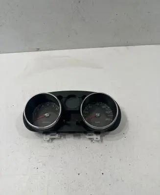 Nissan Qashqai Speedometer (instrument cluster) 1807squ