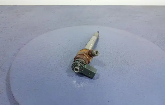 Fuel injector