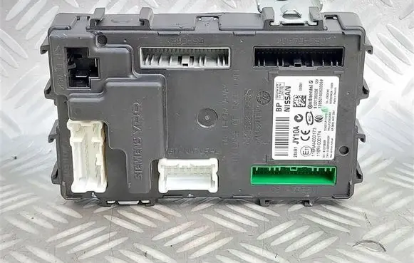 Renault Koleos I Fuse module 284B1JY10A