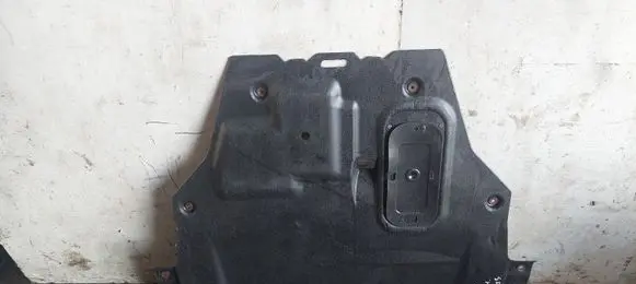 Mazda 6 Engine splash shield/under tray