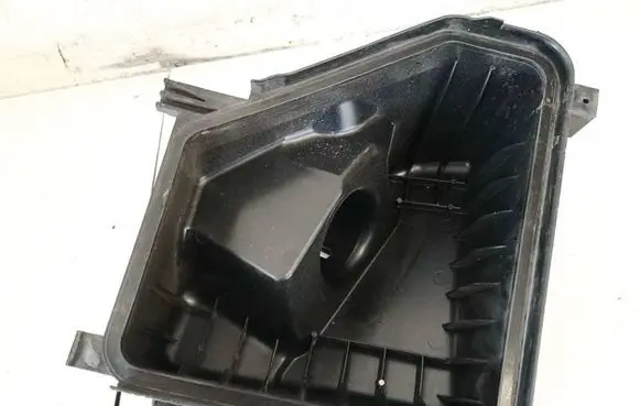 Toyota Verso Air filter box toyota0r05