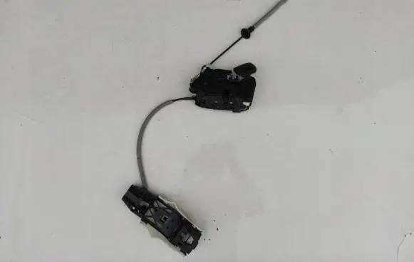 Skoda Fabia Mk3 (NJ) Loading door lock 6V1837016A