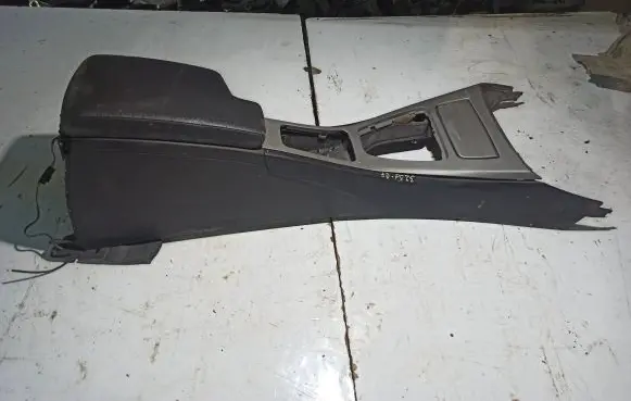 BMW 3 E90 E91 Armrest 81005791 BSS3S01C31