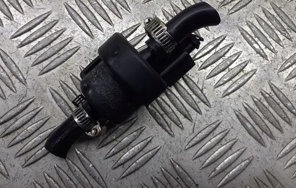 Volkswagen Polo IV 9N3 Valve vacuum 058133459