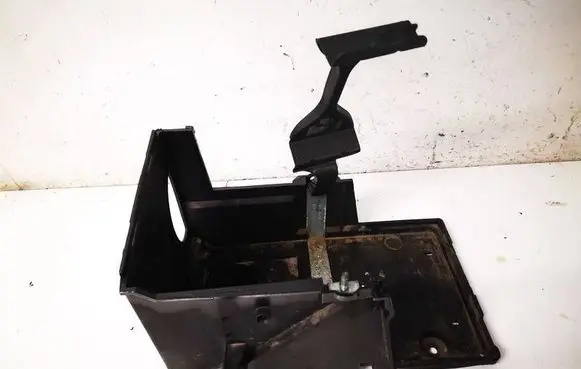 Volvo C30 Battery bracket 30667941