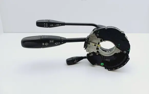Wiper turn signal indicator stalk/switch
