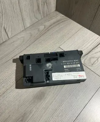 Mercedes-Benz E W211 Door control unit/module 2118200426