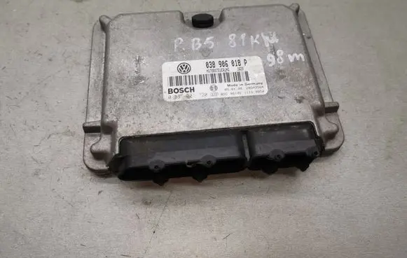 Volkswagen PASSAT B5 Engine control unit/module 038906018P 0281001720