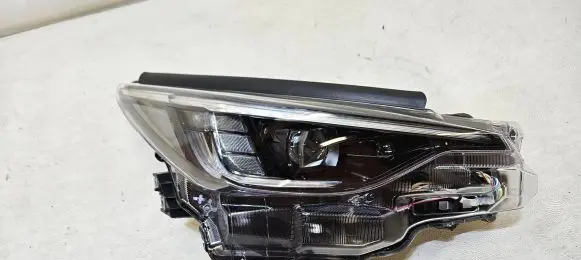 Subaru Crosstrek II Headlight/headlamp