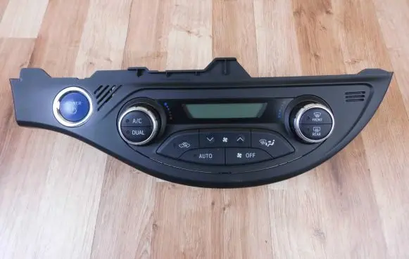 Toyota Yaris Climate control unit 55900-0D800 75H394
