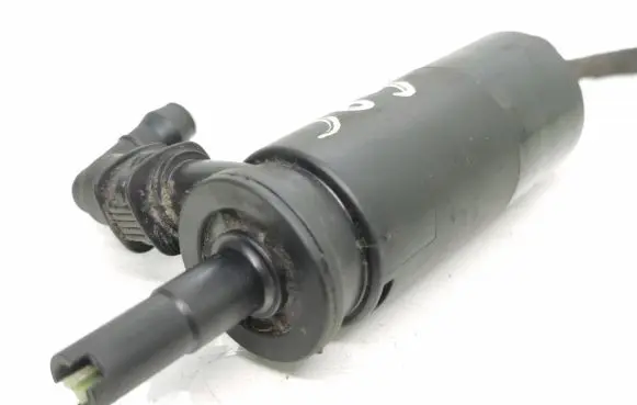 BMW 5 E60 E61 Headlight washer pump 6973097 67126973097 577863