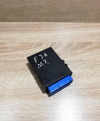 BMW 3 E36 Window wiper relay 8357068